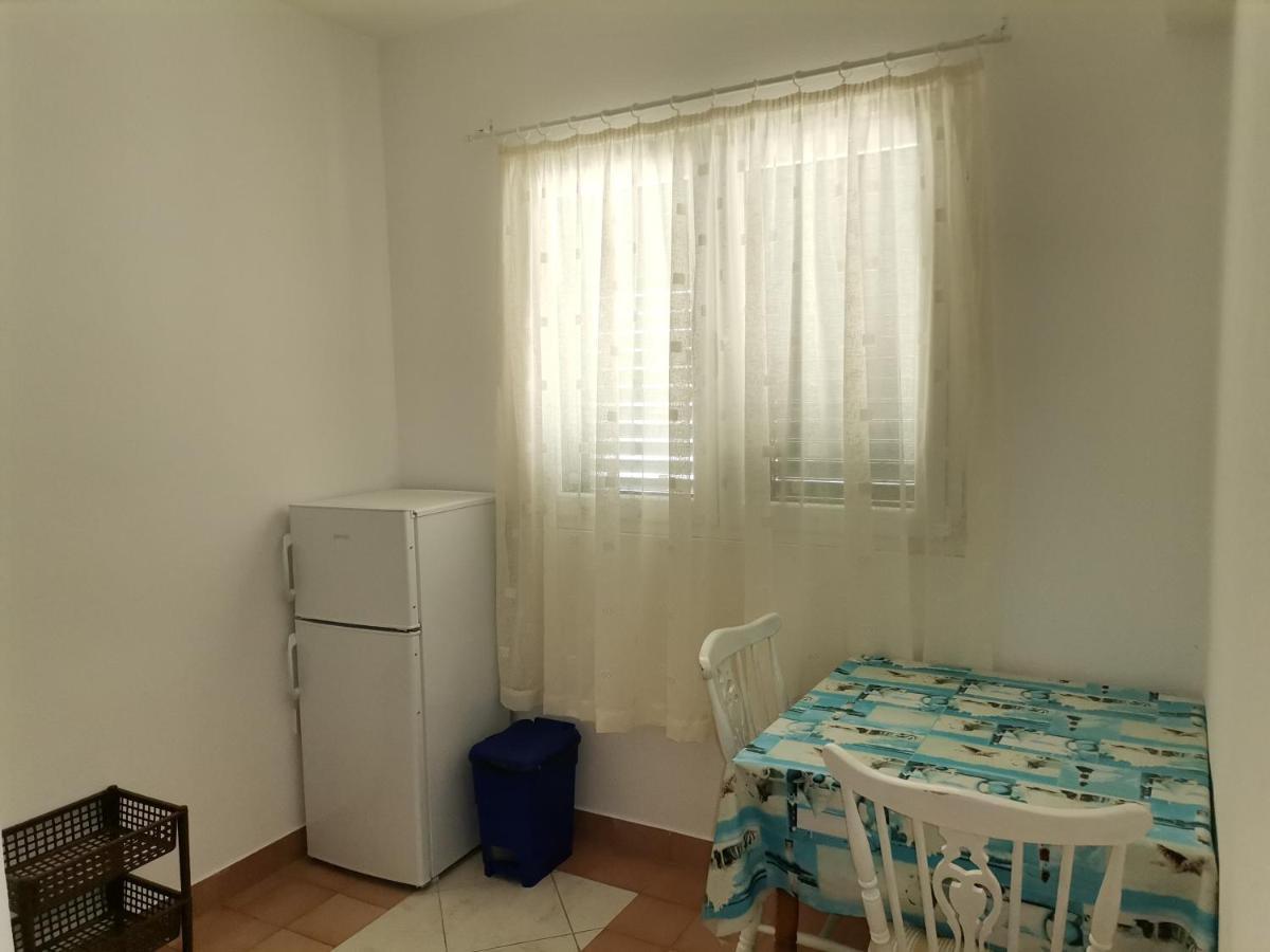 זבלה Apartments And Rooms Batos מראה חיצוני תמונה